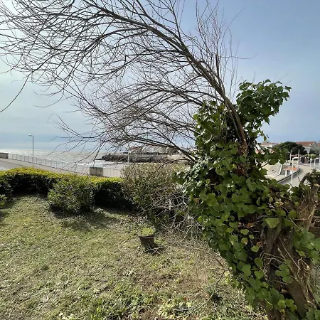 Maison Face Mer Avec Grande Terrasse, Studio Independant Et Parking Prive - Plage Du Pigeonnier - Fr-1-494-166 Holiday home Royan